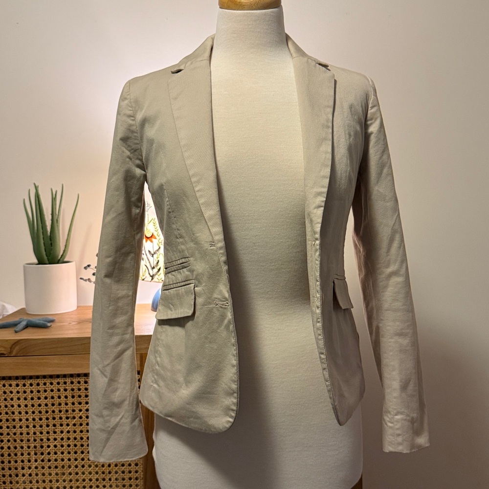 🤍 New York & Company Stretch Blazer - Beige - Size 2